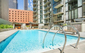 2 Bed 2 Bath Contemporary High Rise DTLA Living